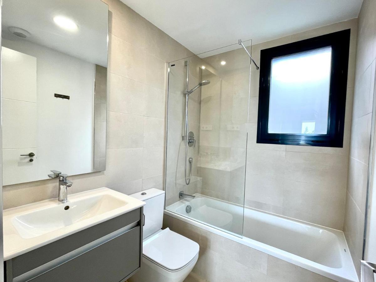 Luxury 3 Bedroom Apartment 300M From The Beach Fuengirola Extérieur photo